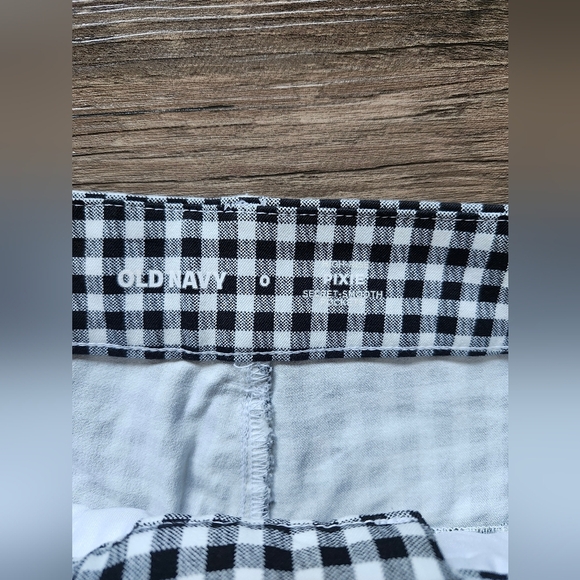 Old Navy Gingham Checker Plaid High Waist Pixie Shorts - Picture 4 of 5